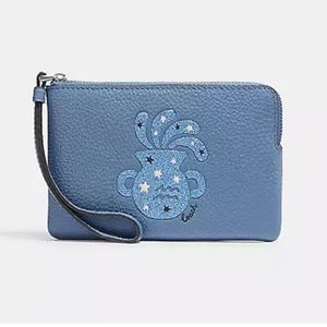 Coach corner zipped wristlet